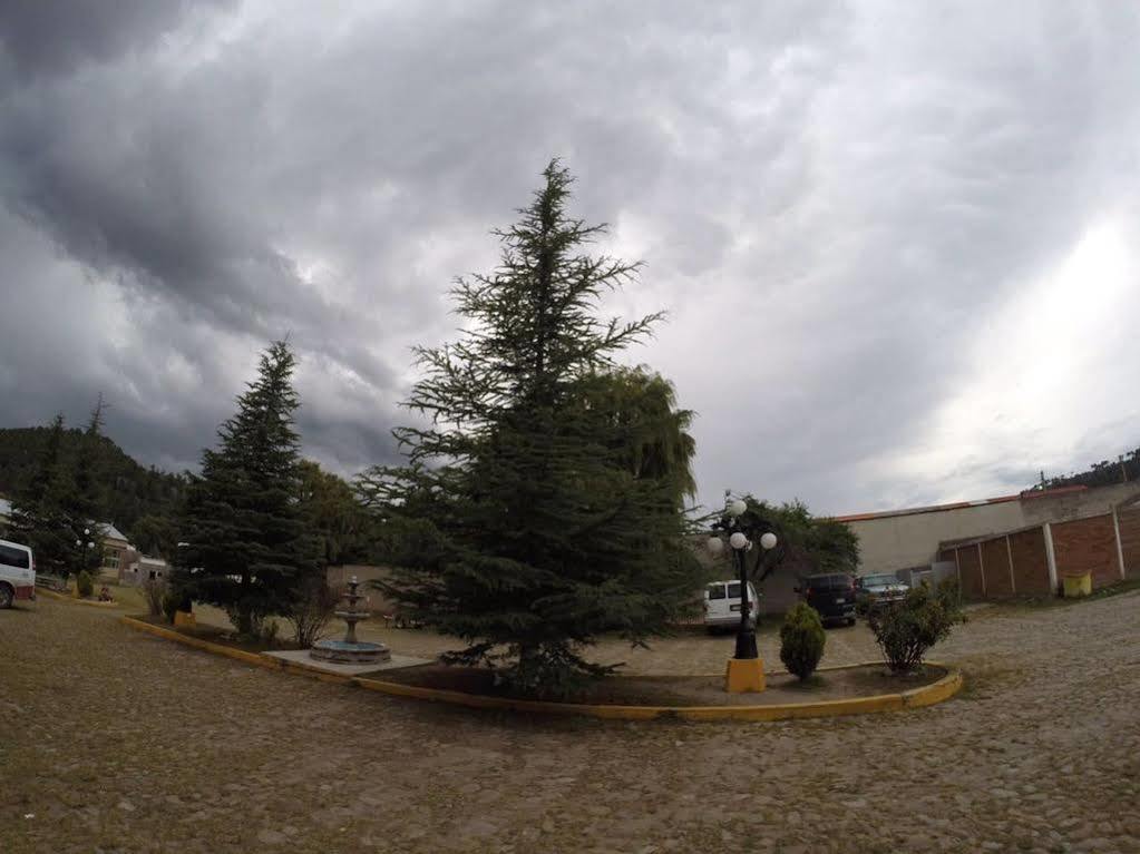 Hotel Cascada Inn Creel Bagian luar foto